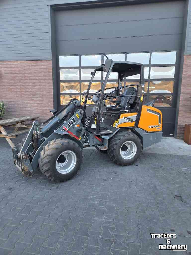 Shovel / Wiellader / Kniklader Giant G2700HD+ X-TRA