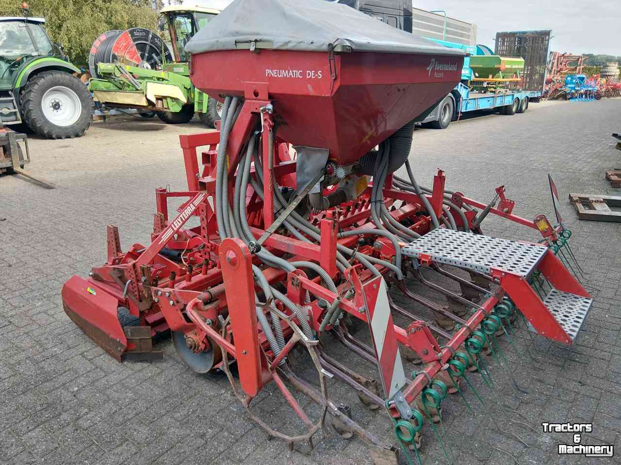 Zaaicombinatie Kverneland Pneumatic DE-S Zaaicombinatie  Met Lely Rotorkopeg
