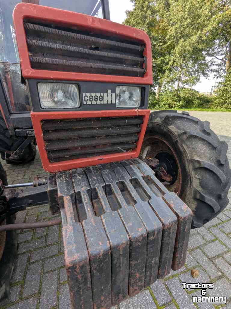 Tractor / Trekker Case-IH 833