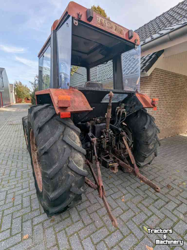 Tractor / Trekker Case-IH 833