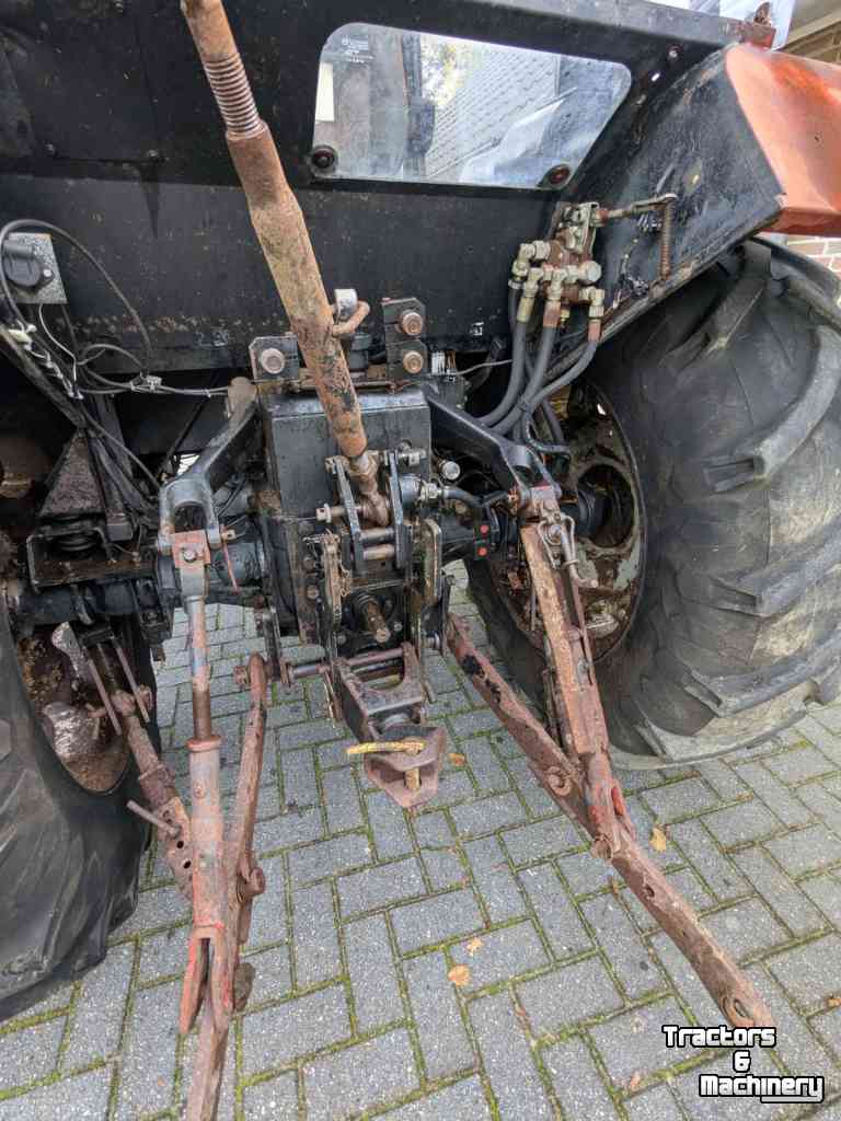 Tractor / Trekker Case-IH 833
