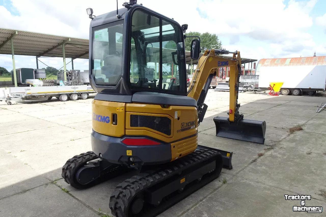Graafmachine XCMG XE27E Midikraan