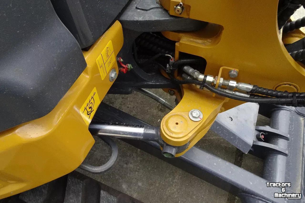 Graafmachine XCMG XE27E Midikraan
