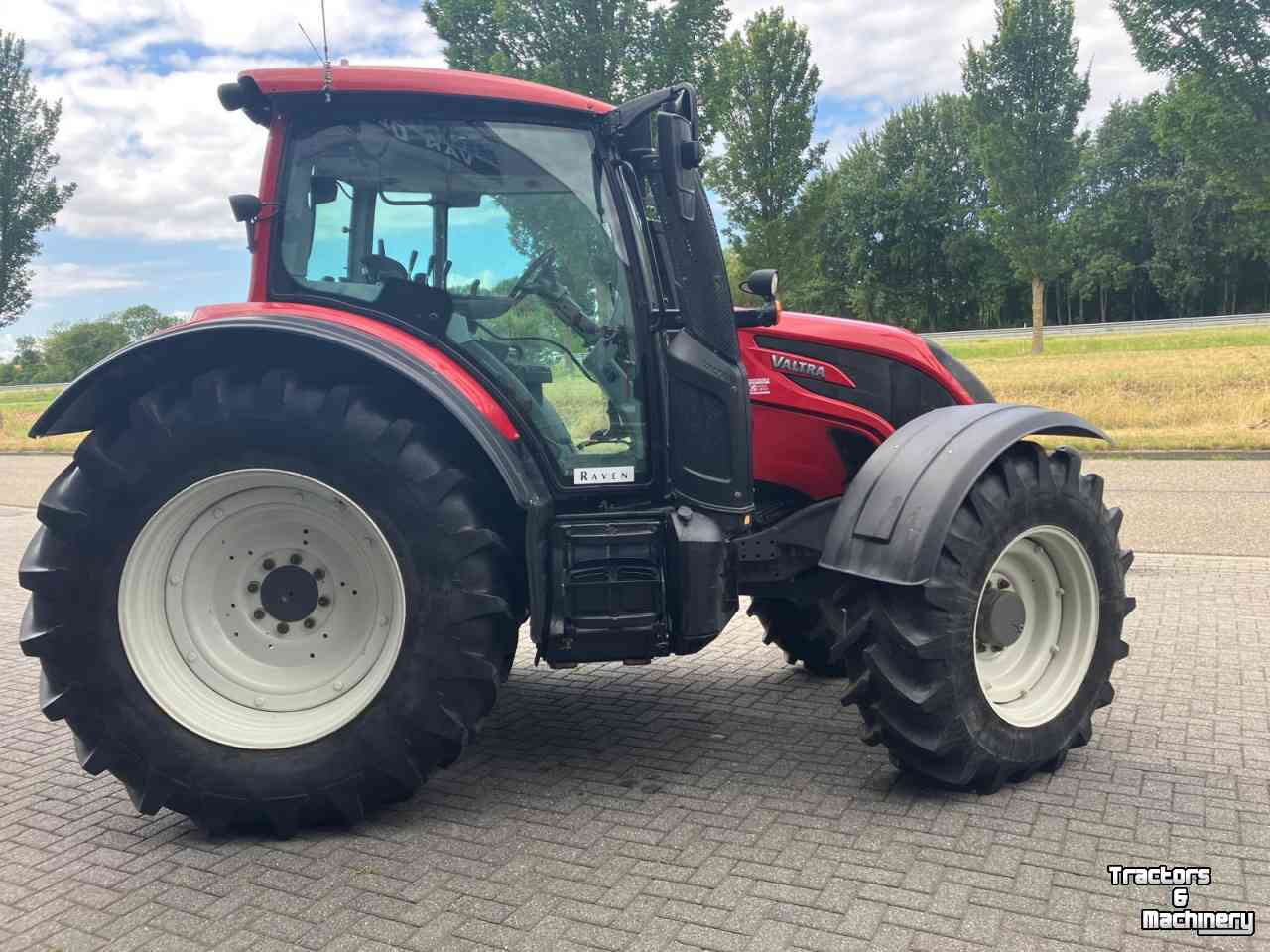 Tractor / Trekker Valtra N134