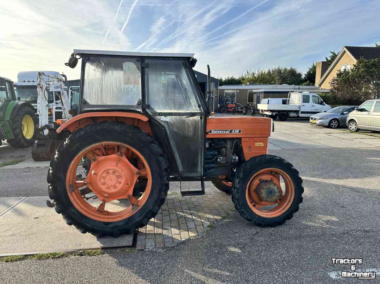 Compact tractor Universal 430