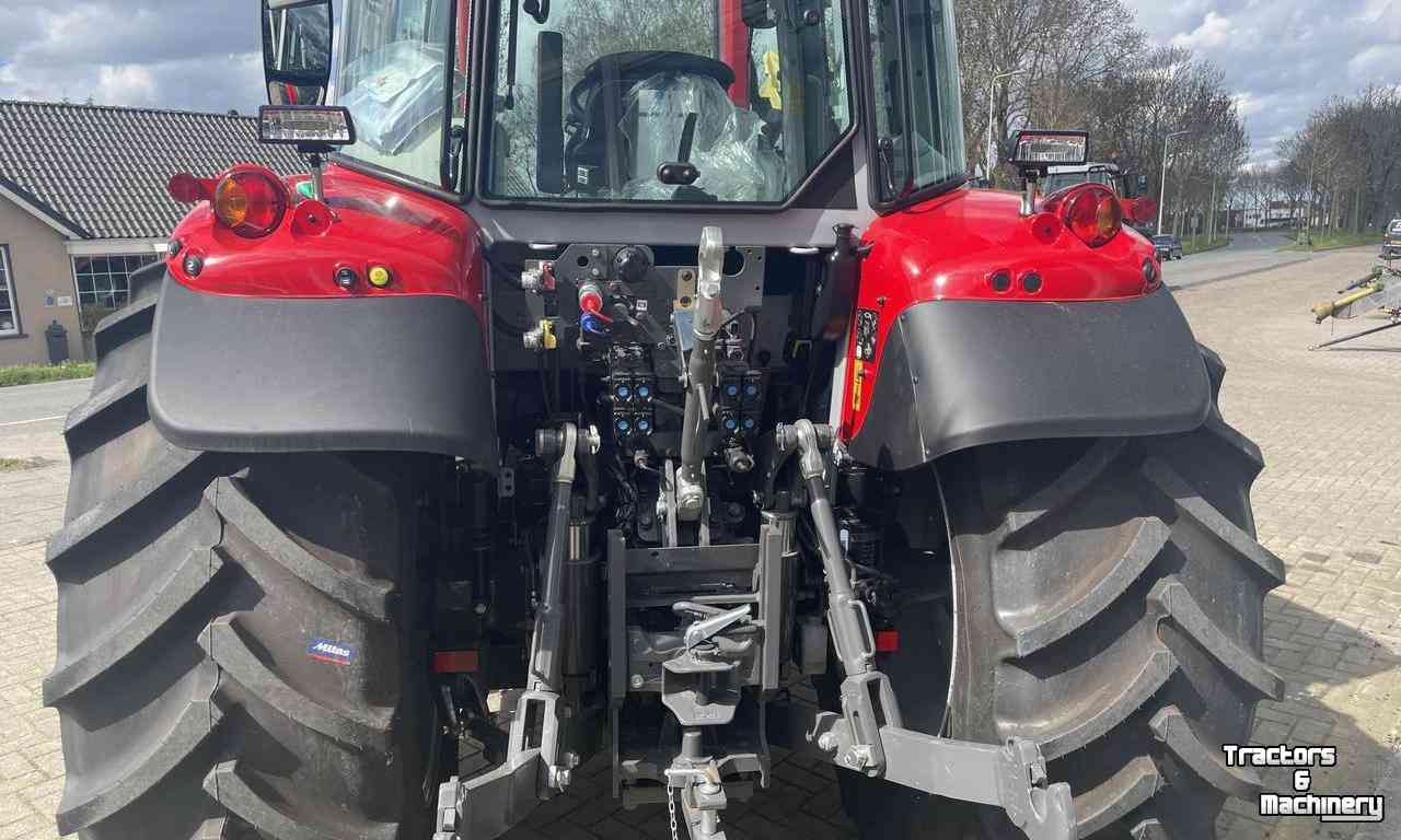 Traktoren Massey Ferguson 5S.115 Dyna-6 Efficient Tractor Traktor Nieuw