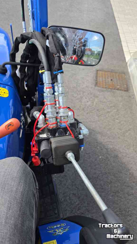 Compact tractor Solis 26