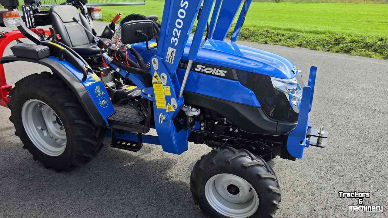 Compact tractor Solis 26