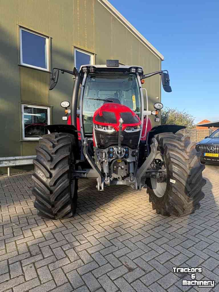 Tractor / Trekker Massey Ferguson 5S.125 Eff DYNA VT