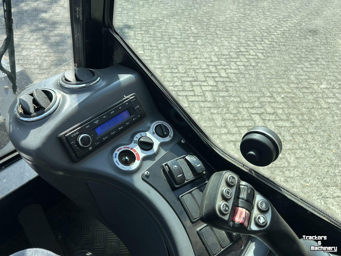 Shovel / Wiellader / Kniklader Giant G3500