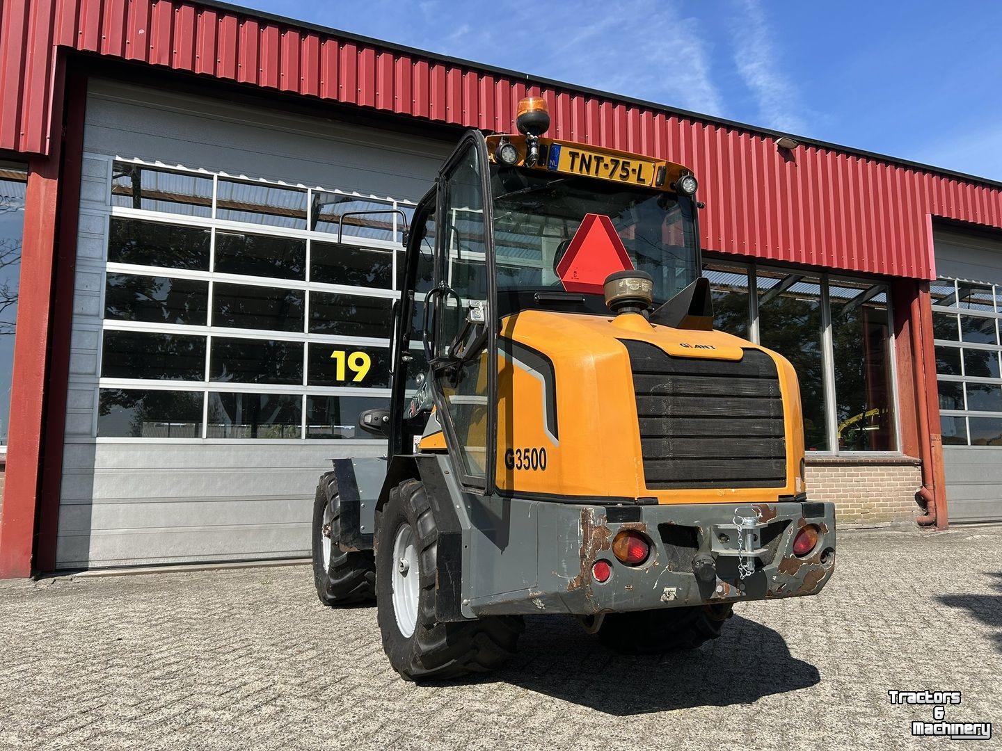 Shovel / Wiellader / Kniklader Giant G3500