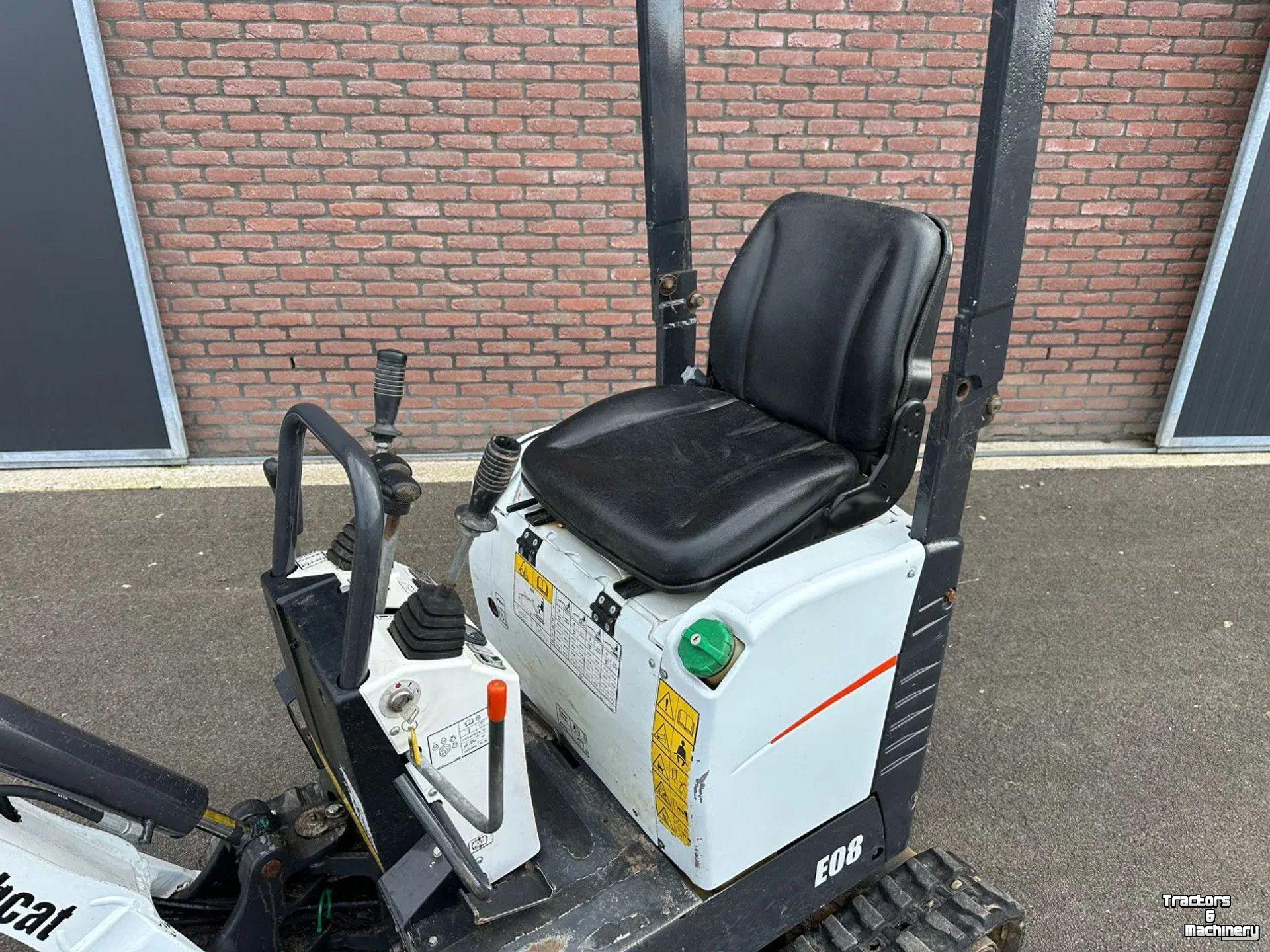 Mini-graver / Mini-graafmachine Bobcat E08 minikraan