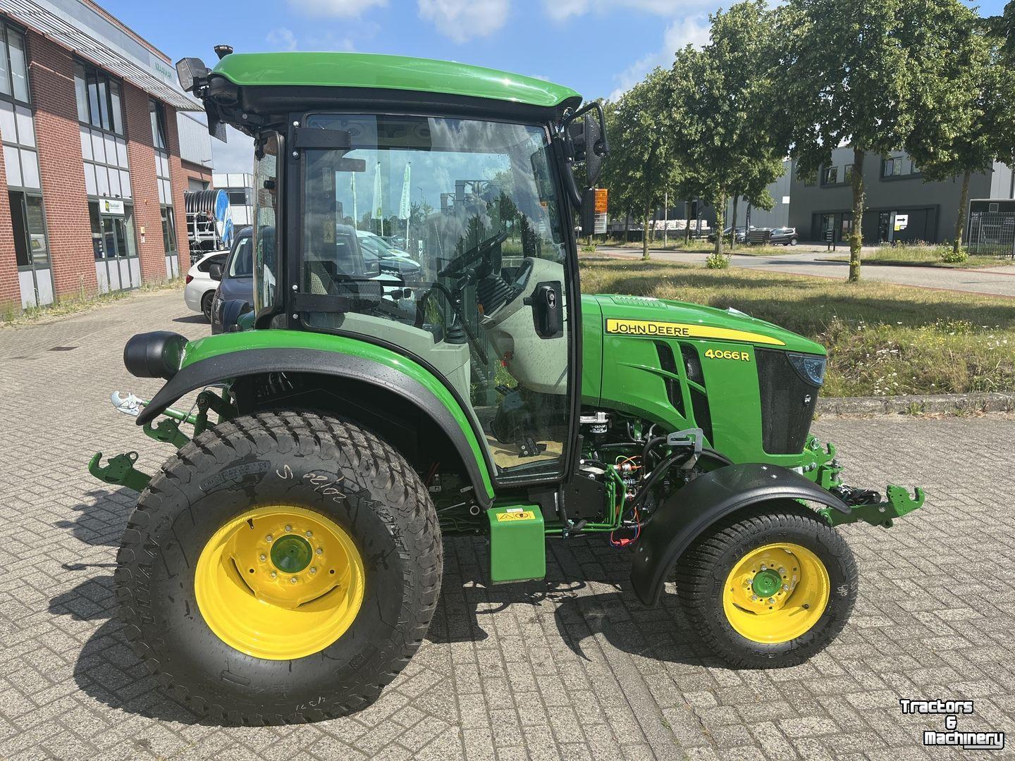 Smalspoor tractor John Deere 4066R