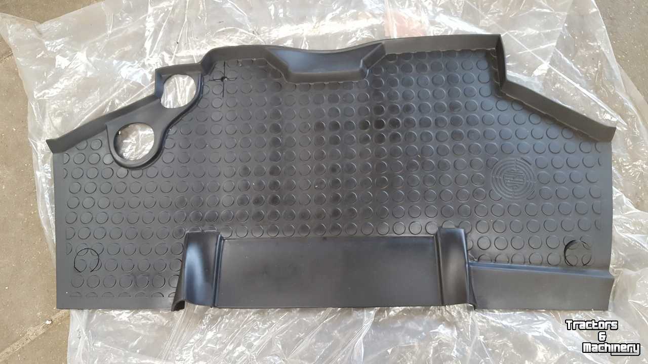Diverse nieuwe onderdelen Steyr 80 serie SK1 en SK2