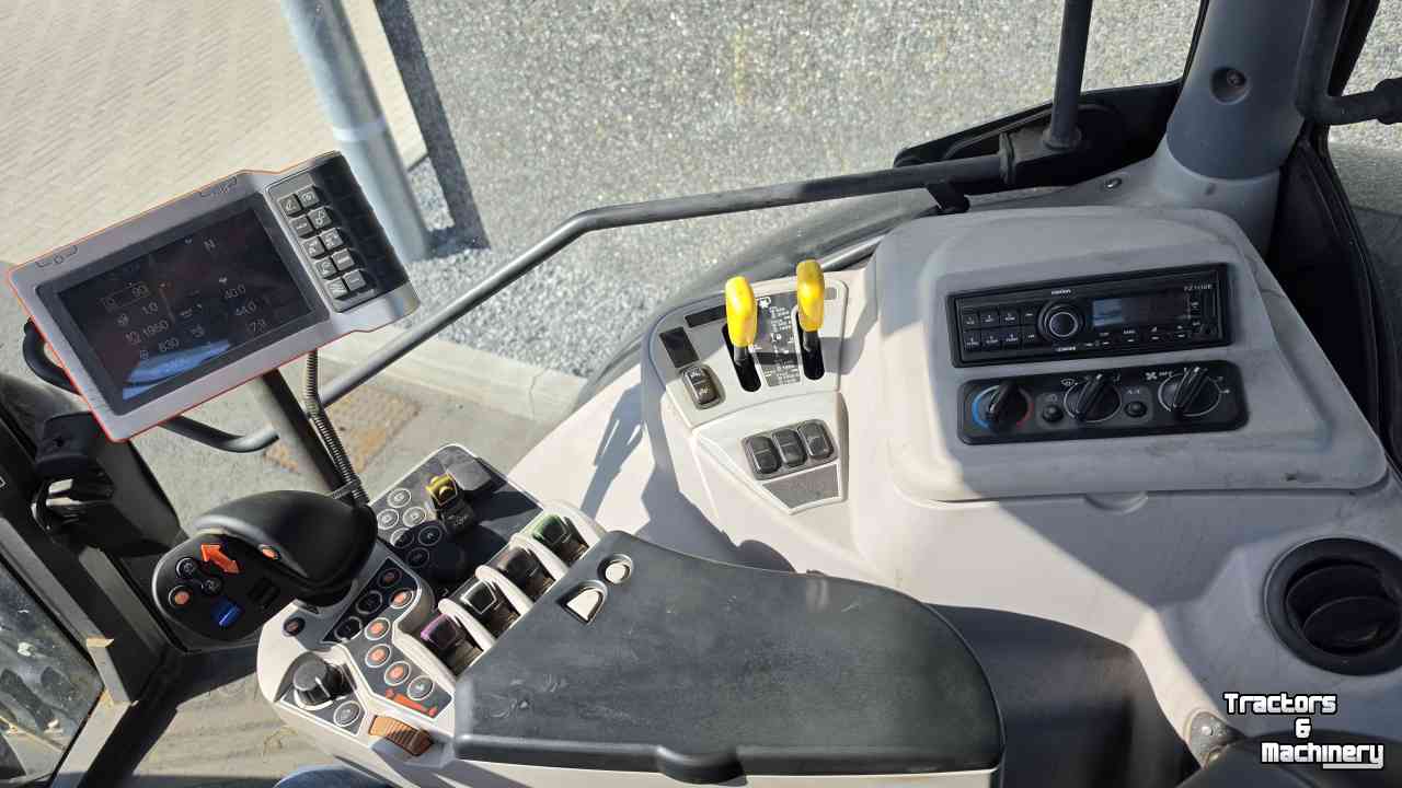Tractor / Trekker Kubota M7151 KVT Black