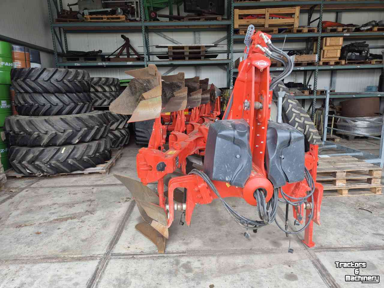 Ploegen Kuhn Vari-Master L 4E On-Land ploeg
