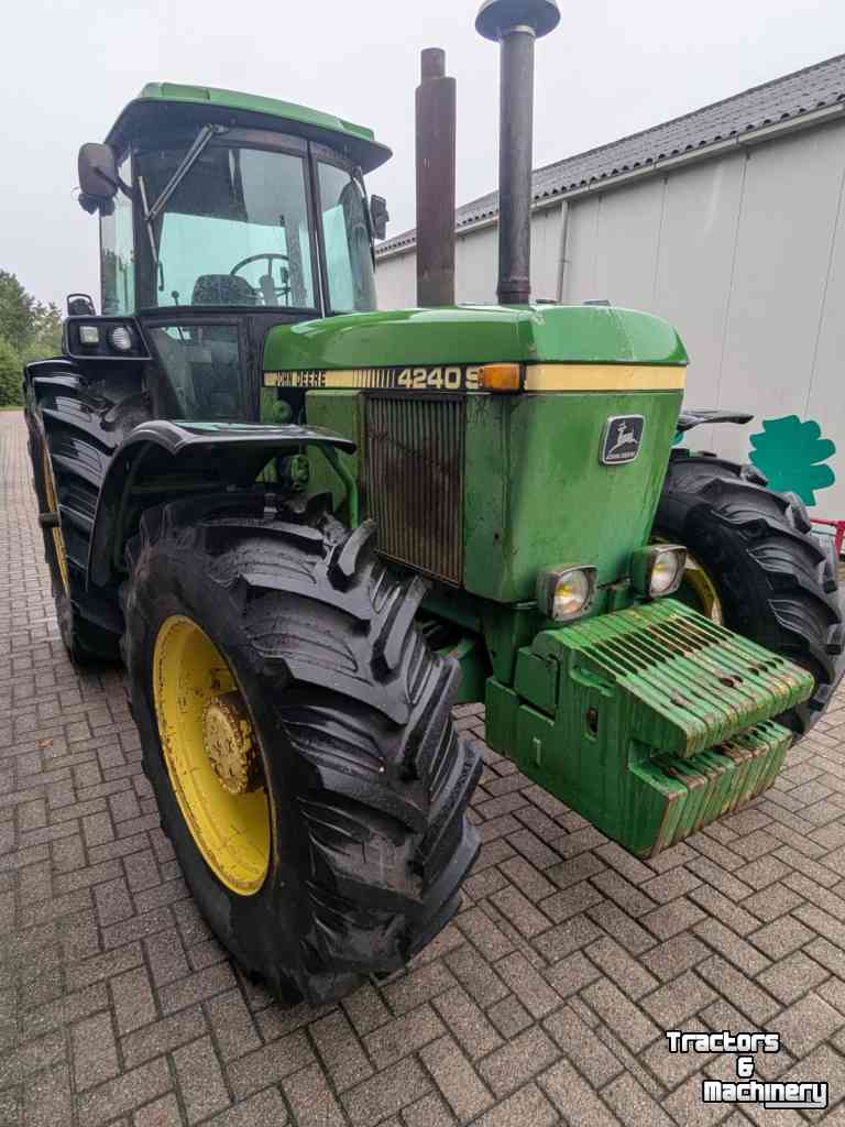 Tractor / Trekker John Deere 4240 S
