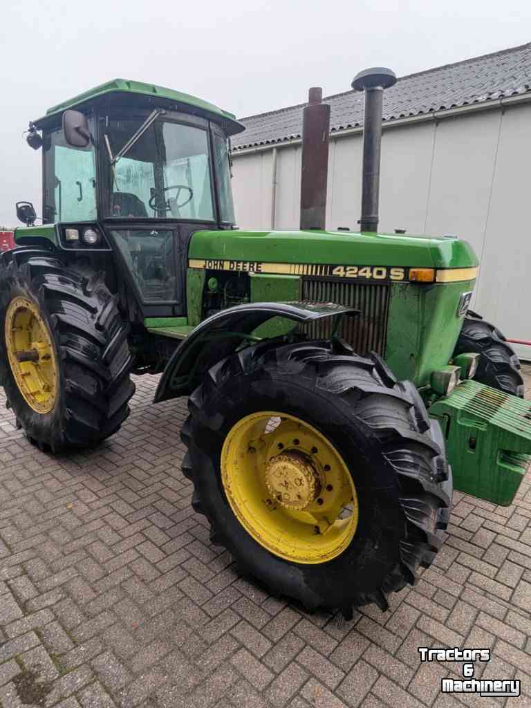 Tractor / Trekker John Deere 4240 S