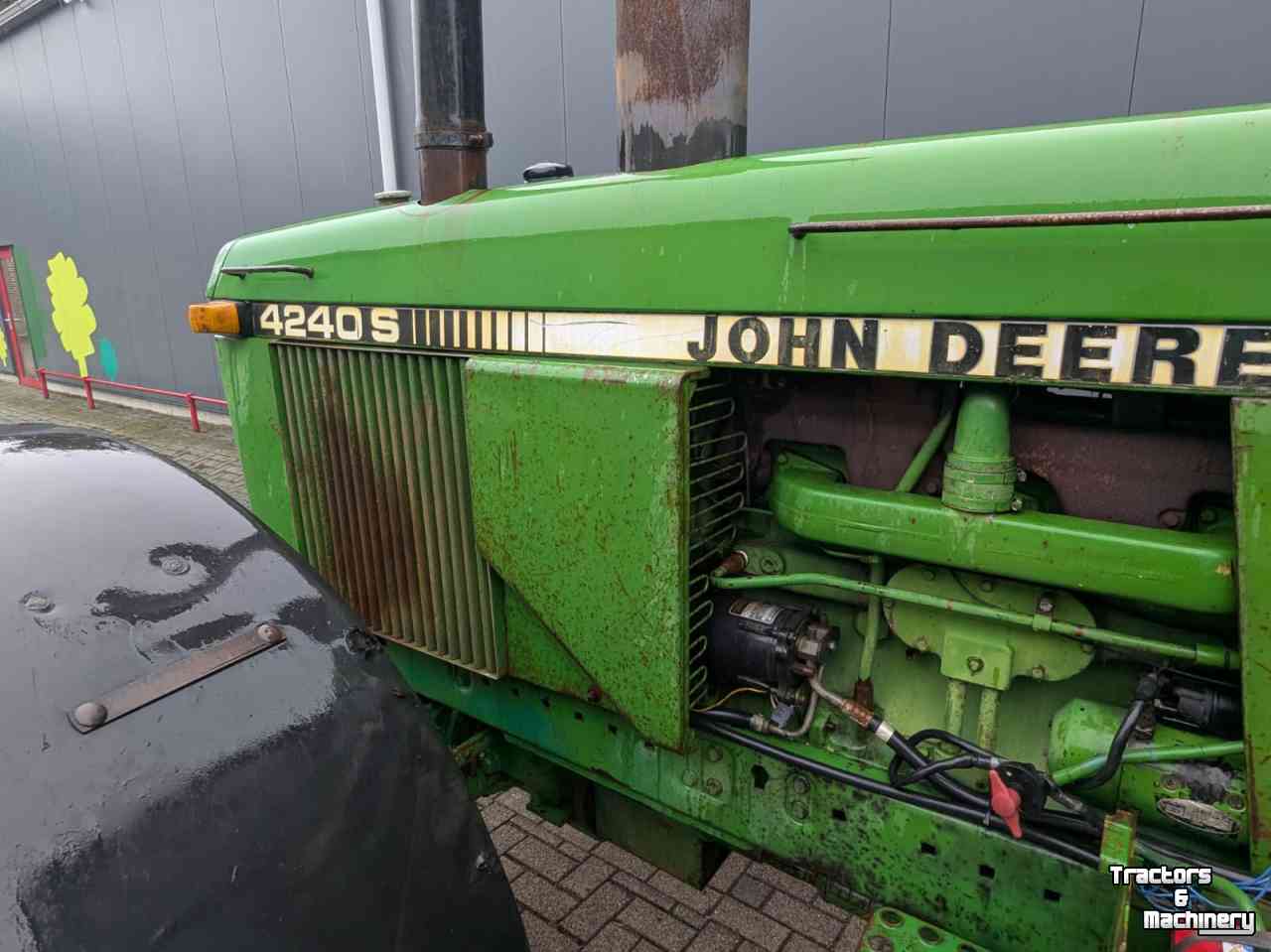 Tractor / Trekker John Deere 4240 S