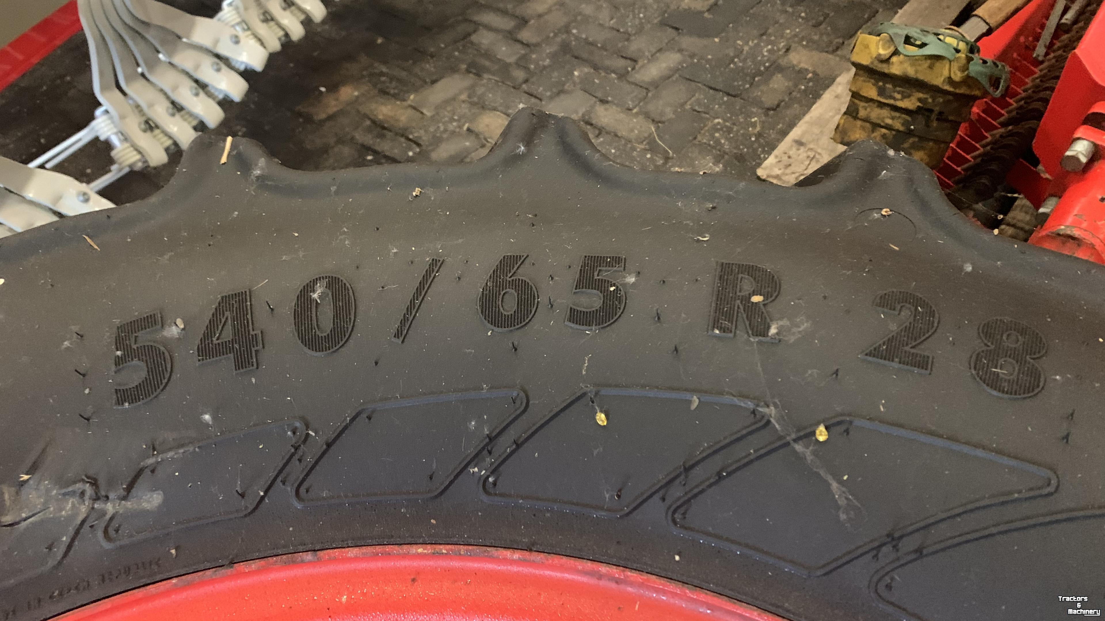 Wielen, Banden, Velgen & Afstandsringen Continental Continental 540/65R28 op Fendt velg