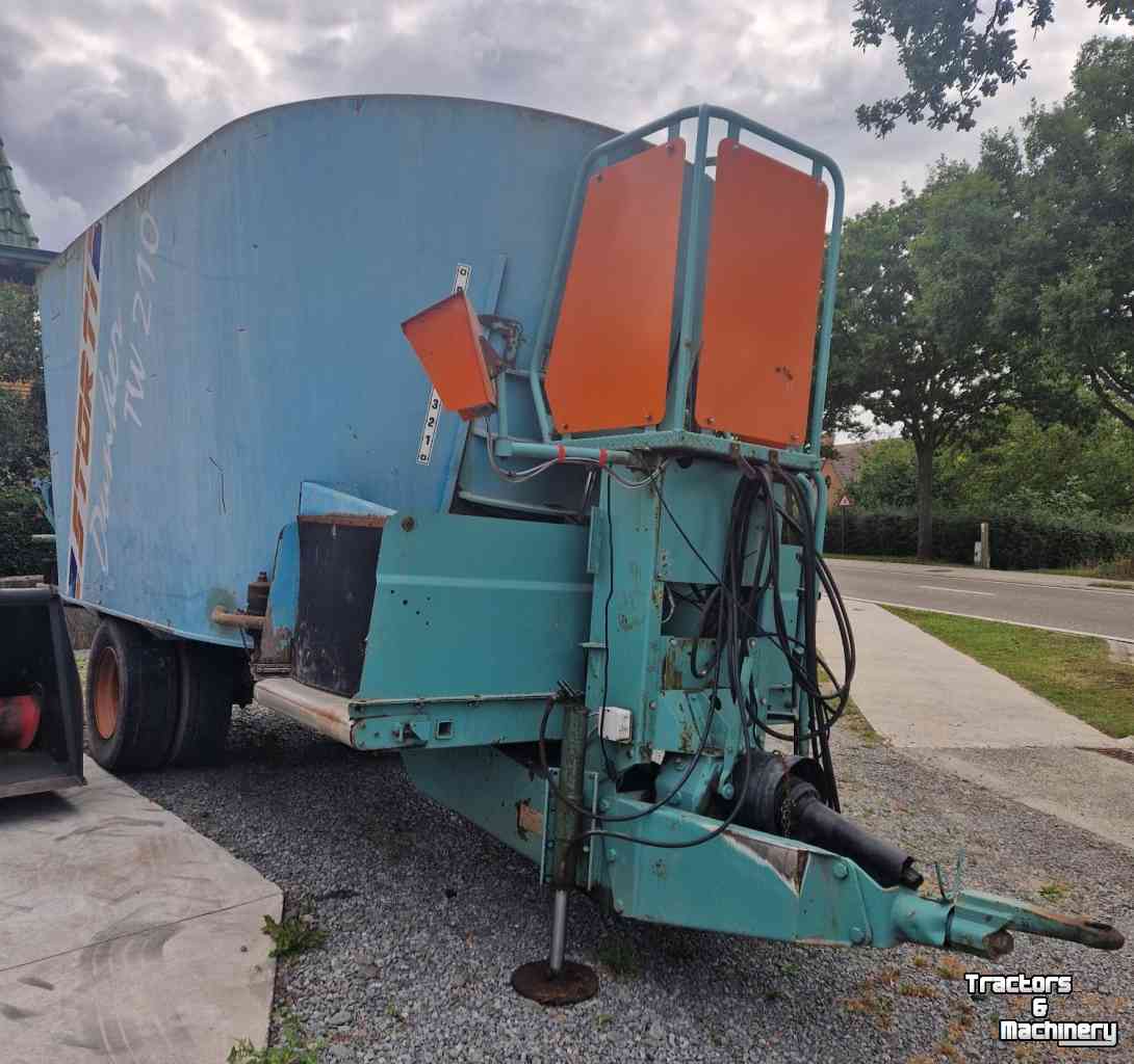 Voermengwagen Vertikaal Storti Dunker TW 210     12969