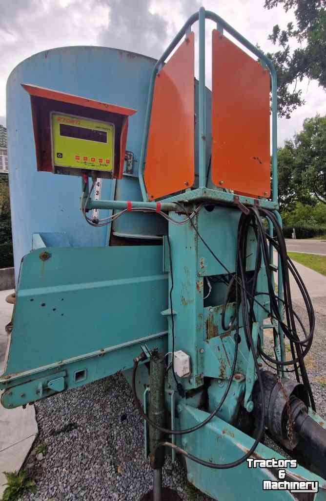 Voermengwagen Vertikaal Storti Dunker TW 210     12969