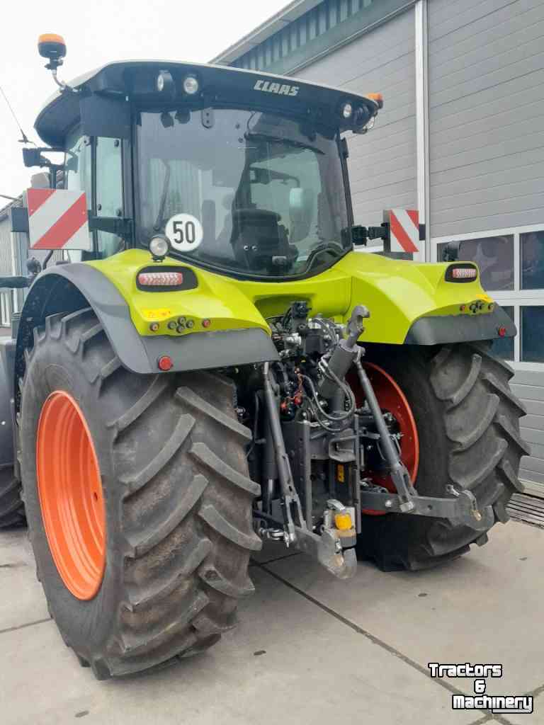 Traktoren Claas Arion 550-4 Cmatic Cebis