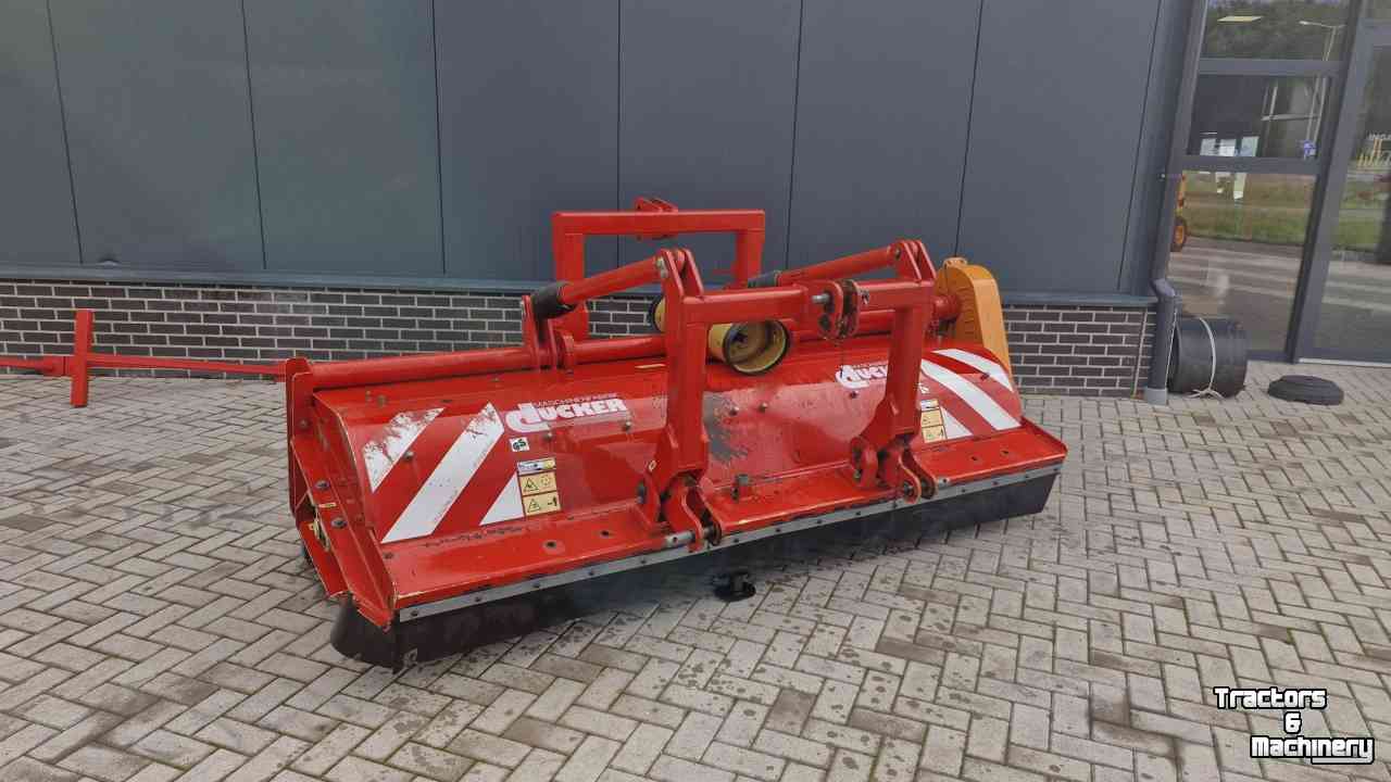 Klepelmaaier Ducker UM 27