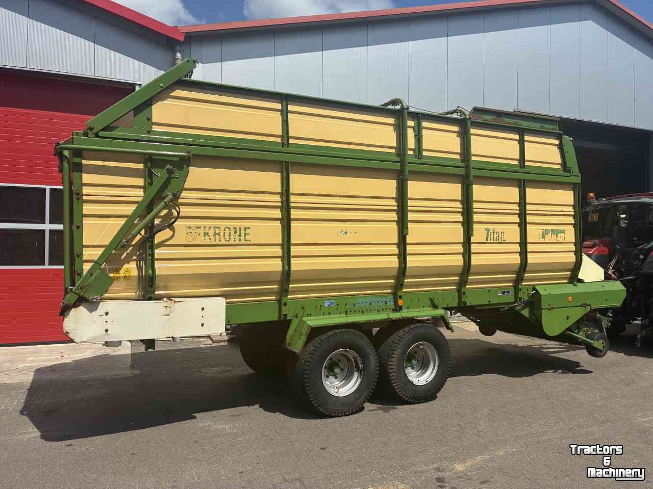 Opraapwagen Krone Titan R/48 GL  Mooi voor stalvoeren