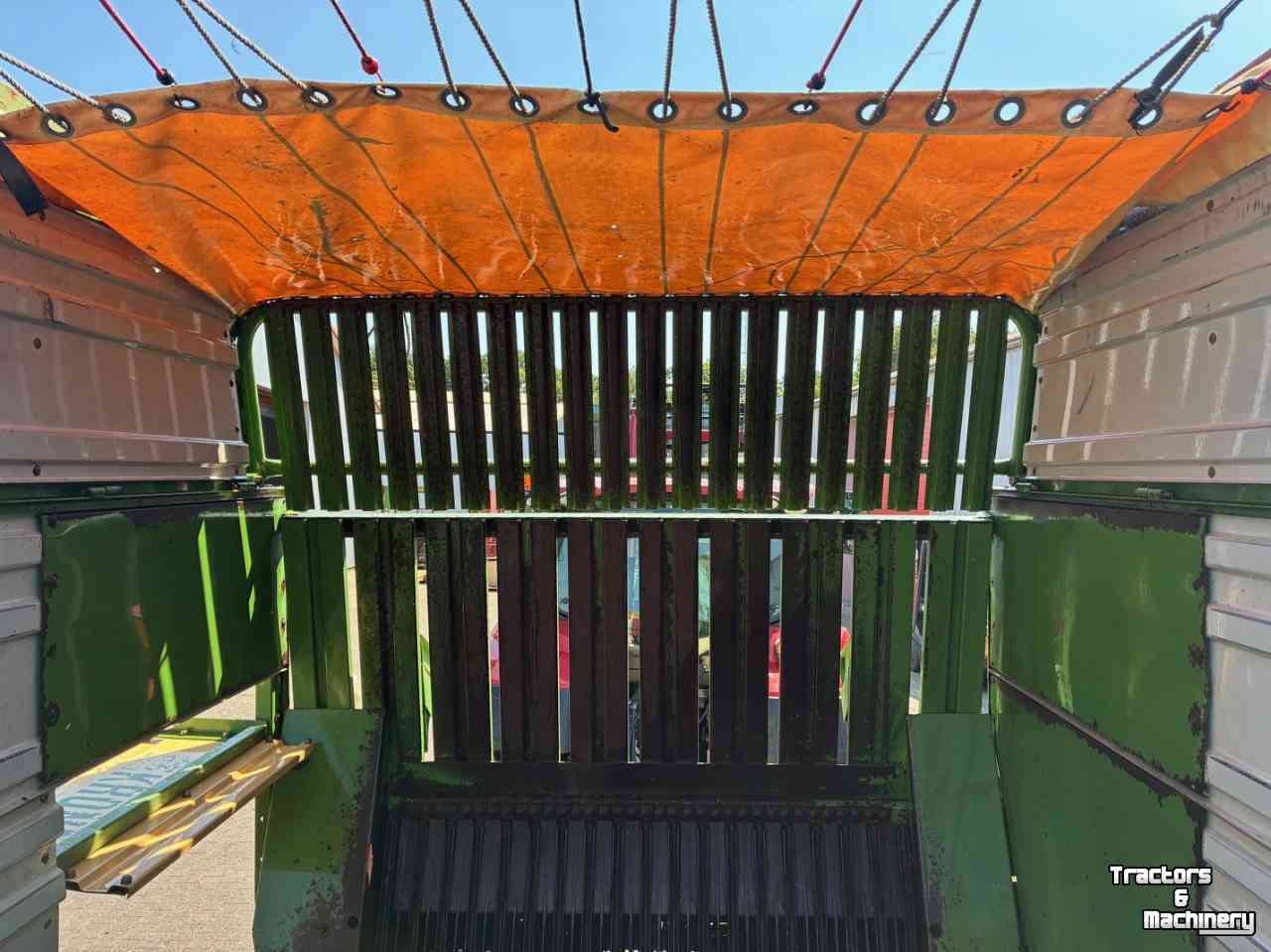 Opraapwagen Krone Titan R/48 GL  Mooi voor stalvoeren