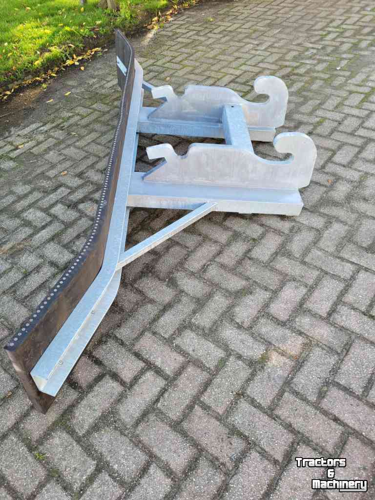 Overige grondbewerkingsmachines en toebehoren  Modderschaaf /sneeuwschaaf  met CW 30 aansluiting