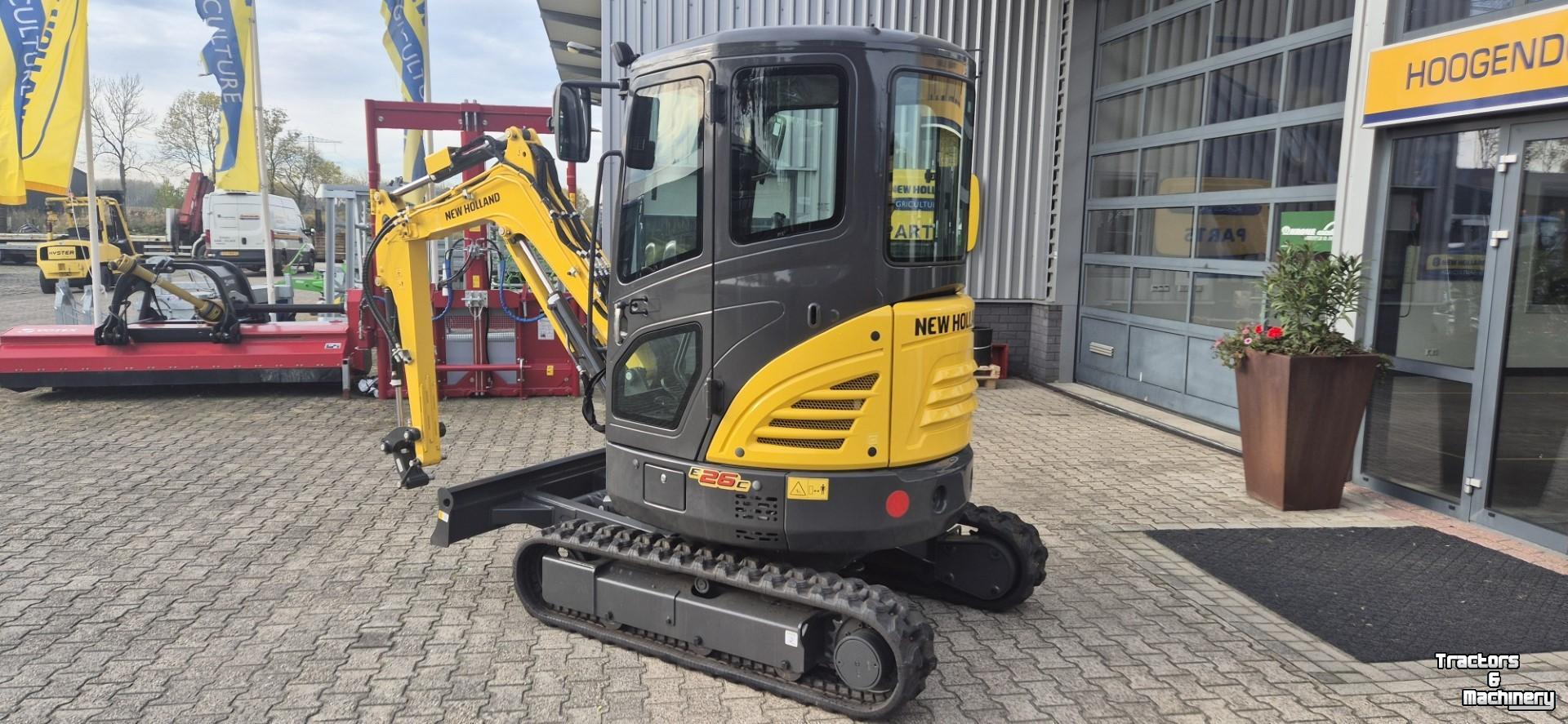Mini-graver / Mini-graafmachine New Holland E26C