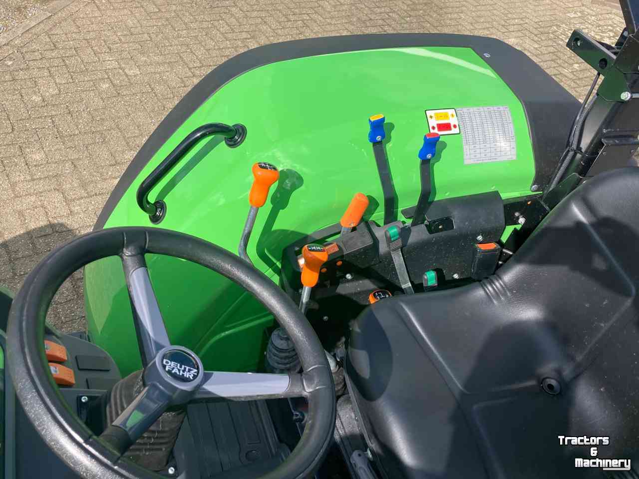 Tractor / Trekker Deutz-Fahr 4070E Stage5 Cash Back 2.500,- euro actie