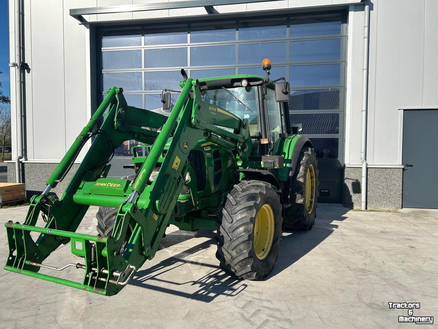 Tractor / Trekker John Deere 6230