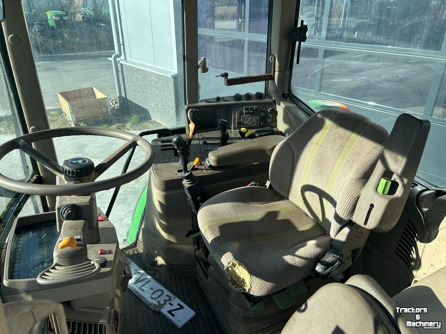 Tractor / Trekker John Deere 6230