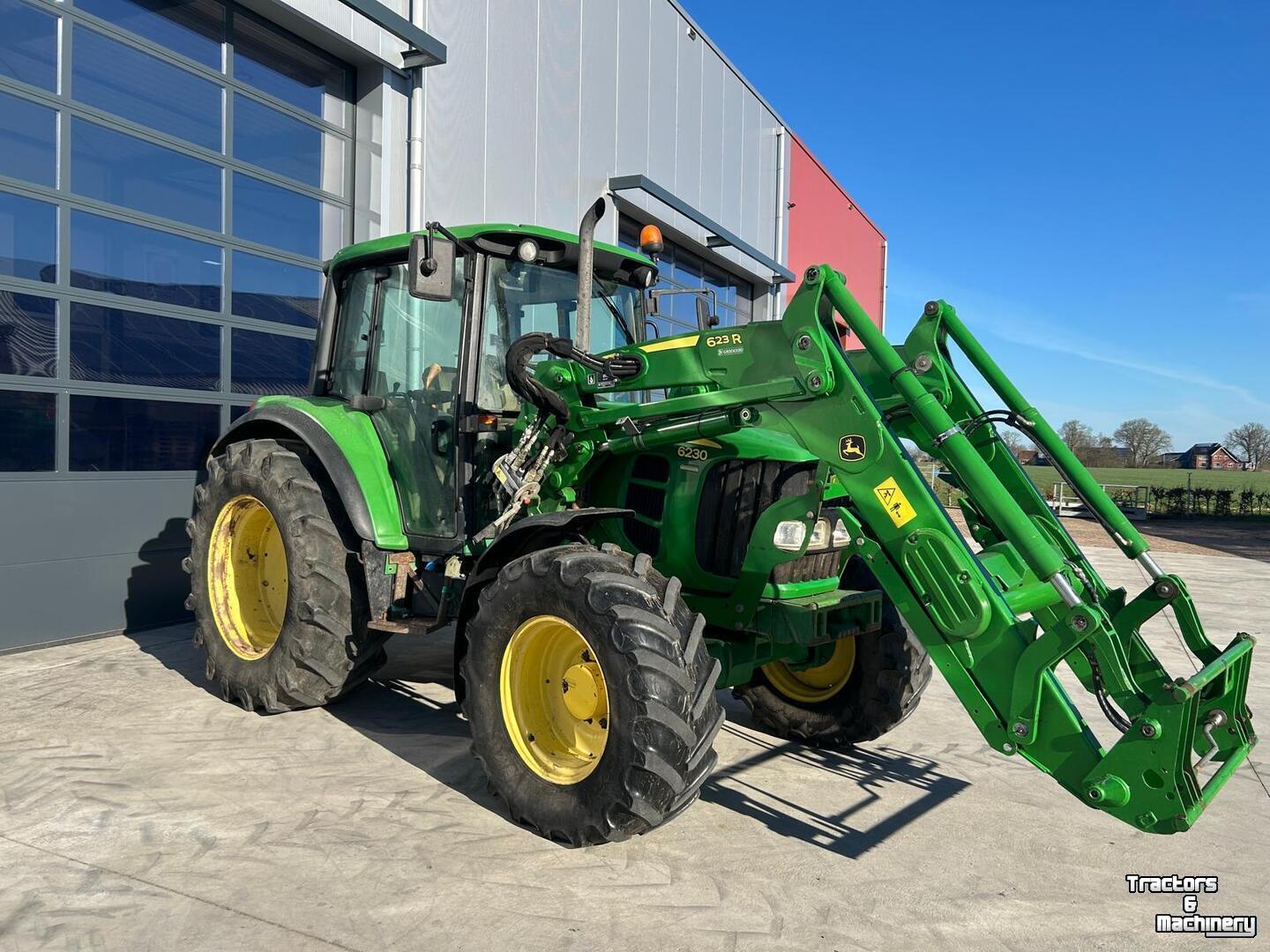Tractor / Trekker John Deere 6230