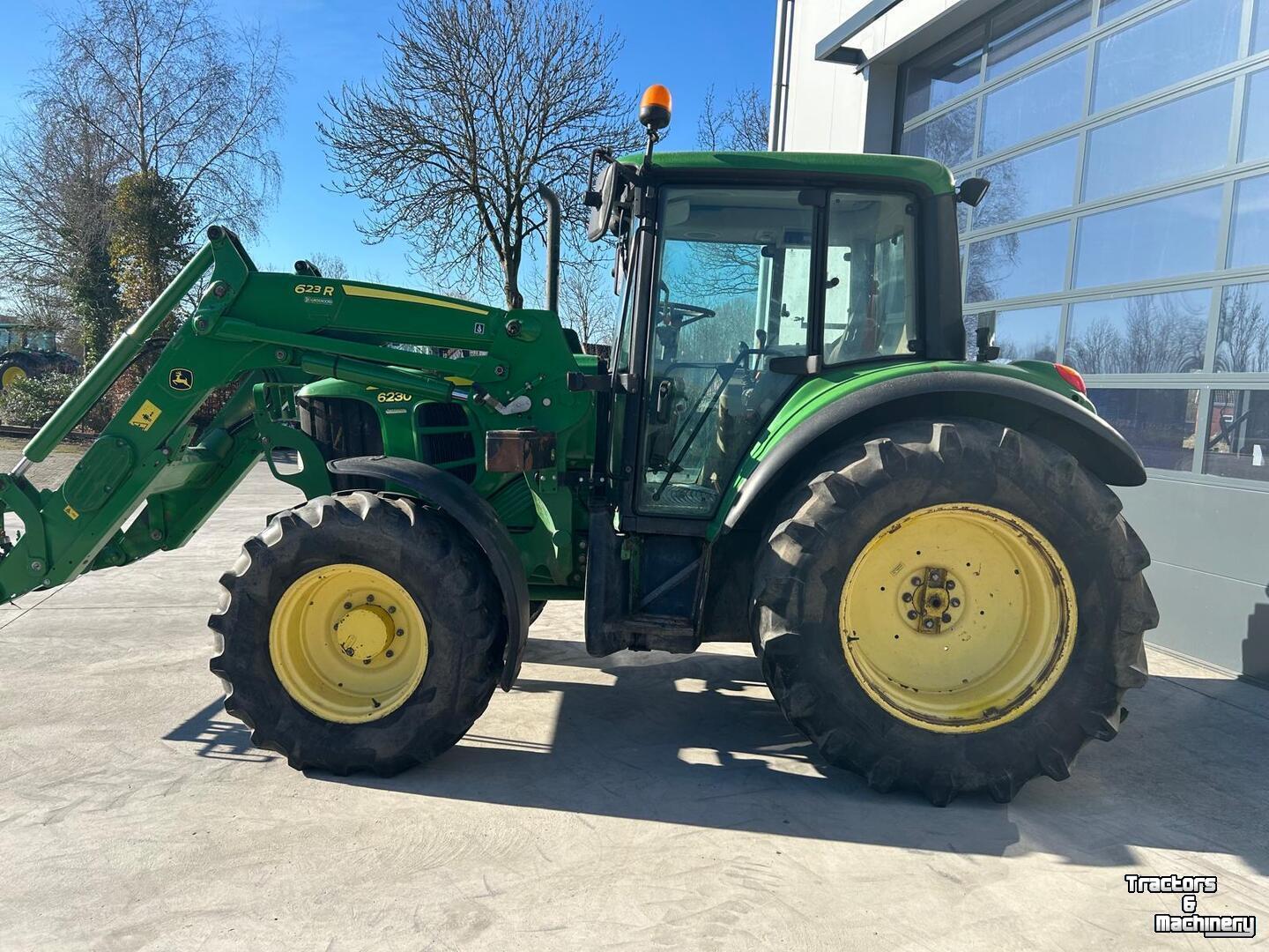 Tractor / Trekker John Deere 6230