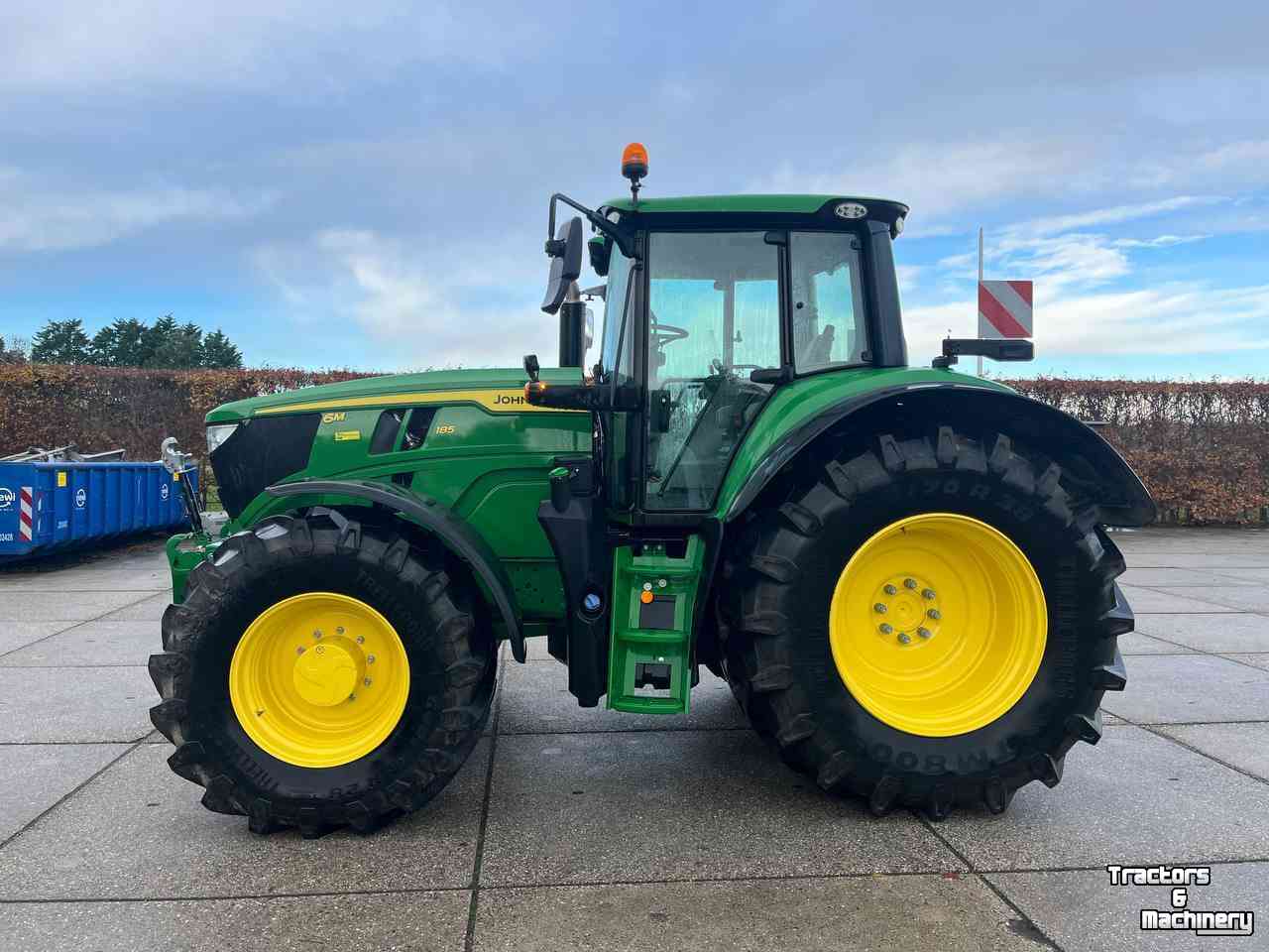 Tractor / Trekker John Deere 6M 185