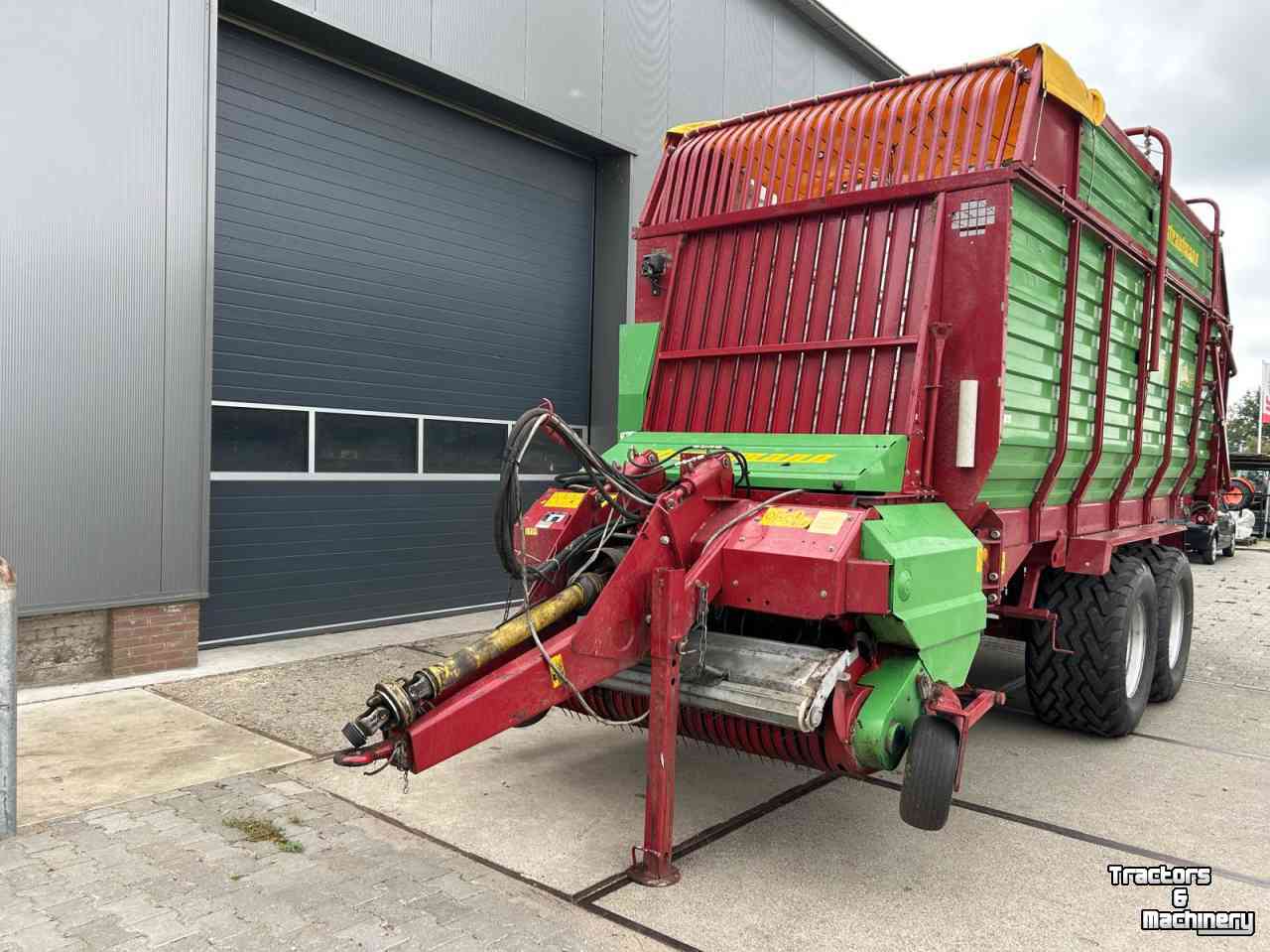 Opraapwagen Strautmann Super Vitesse 2 H Groot onderstel.