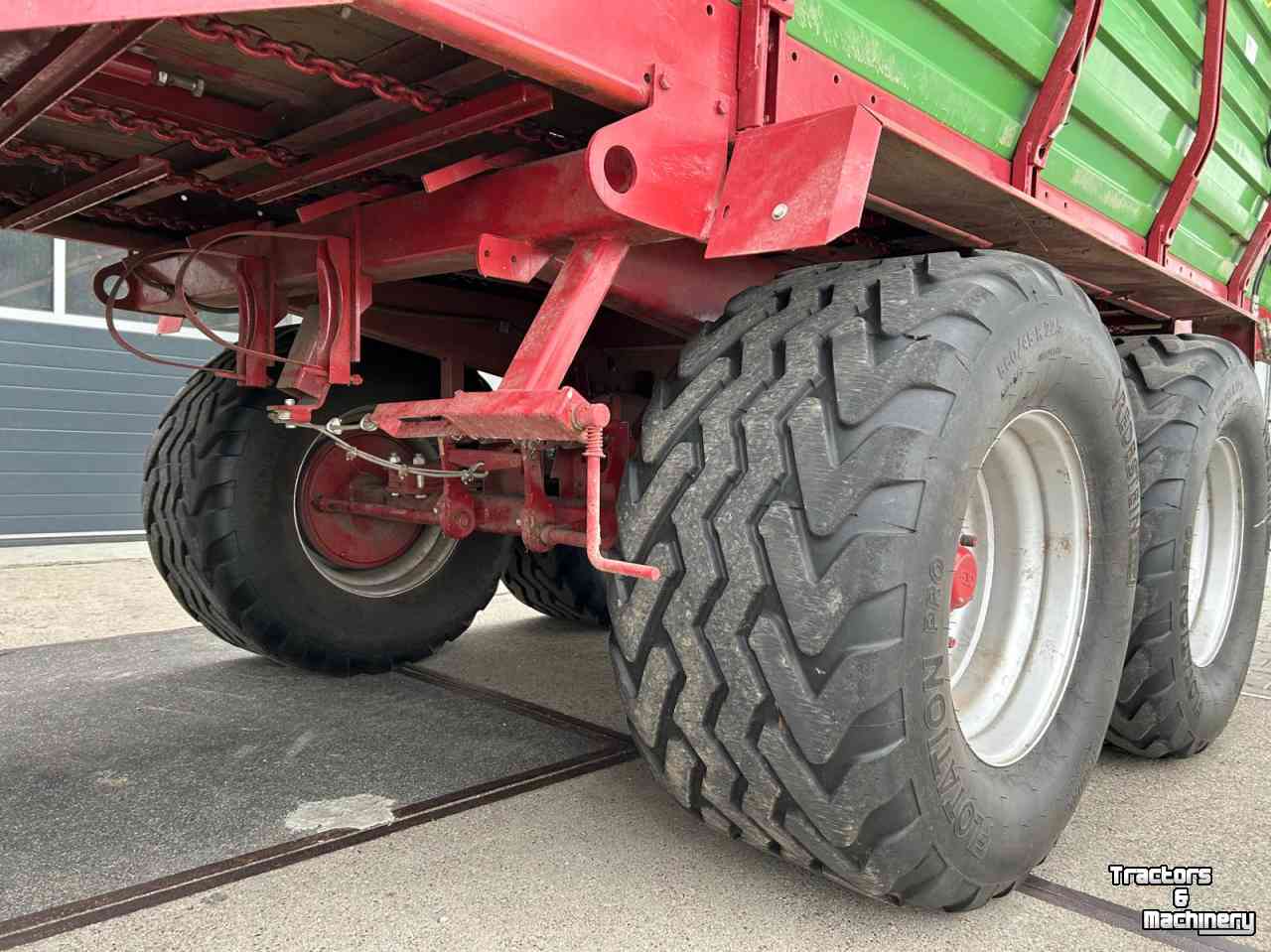 Opraapwagen Strautmann Super Vitesse 2 H Groot onderstel.