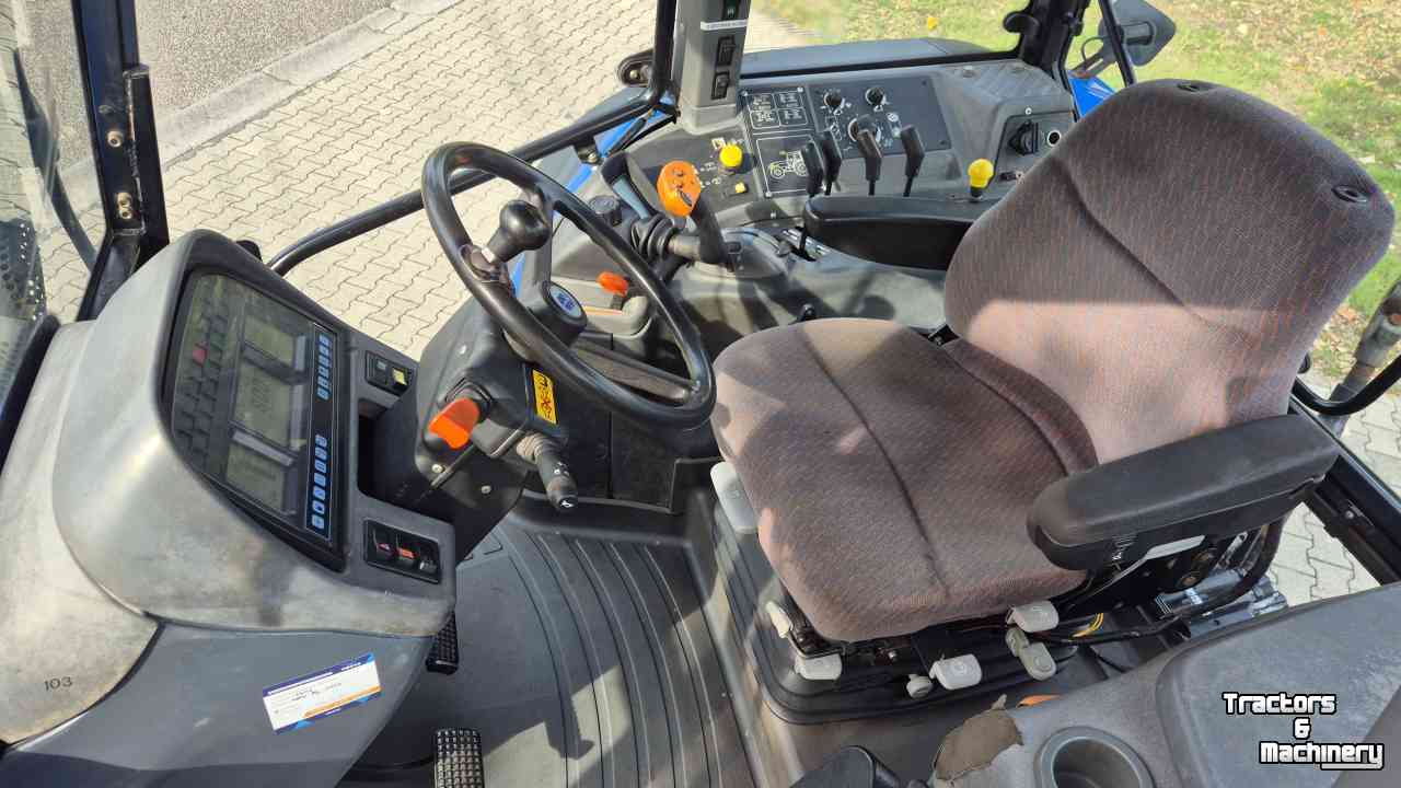 Tractor / Trekker New Holland TM155 PC 40Kmh. met kruip en Airco