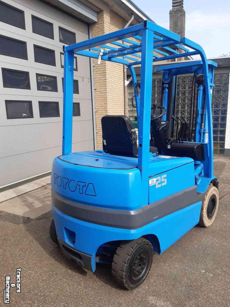 Heftruck Toyota FBMF25