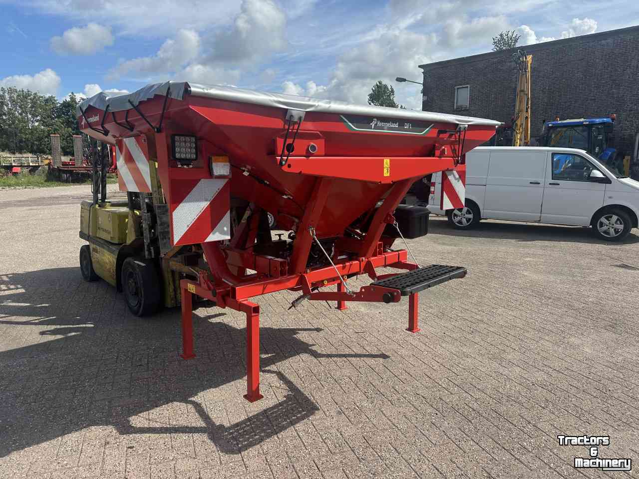Fronttank zaaimachine Kverneland Df1