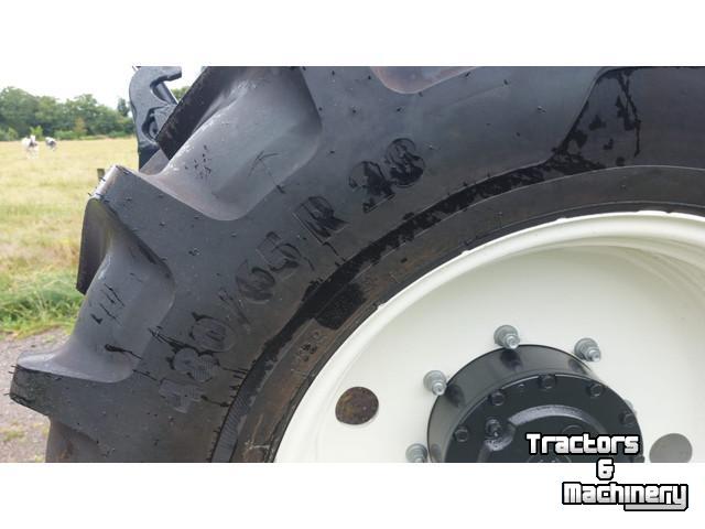 Tractor / Trekker New Holland 140 AutoCommand