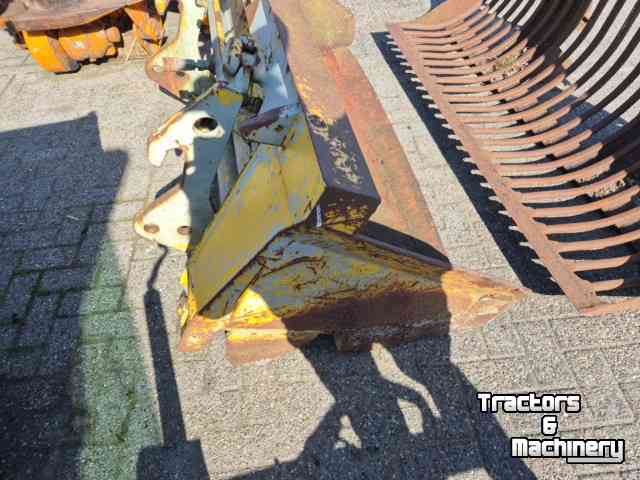 Overige bouwmachines, grondverzetmachines en toebehoren  Puinbak