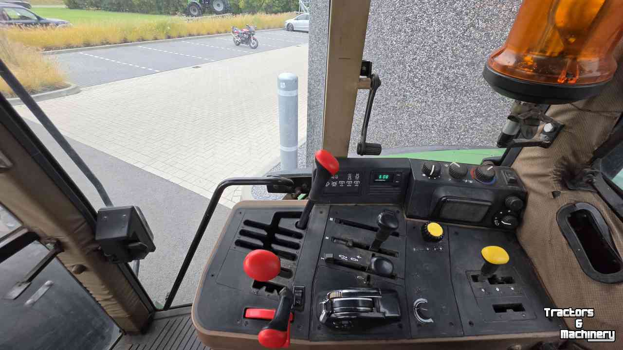 Tractor / Trekker John Deere 6400