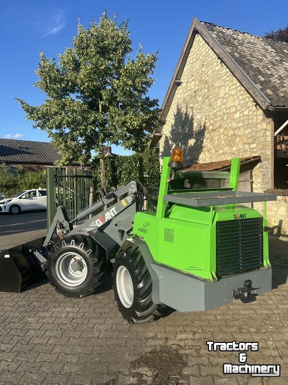 Shovel / Wiellader / Kniklader Giant V5002 X-tra