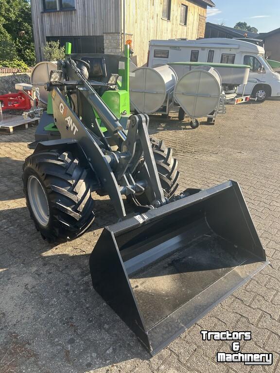 Shovel / Wiellader / Kniklader Giant V5002 X-tra