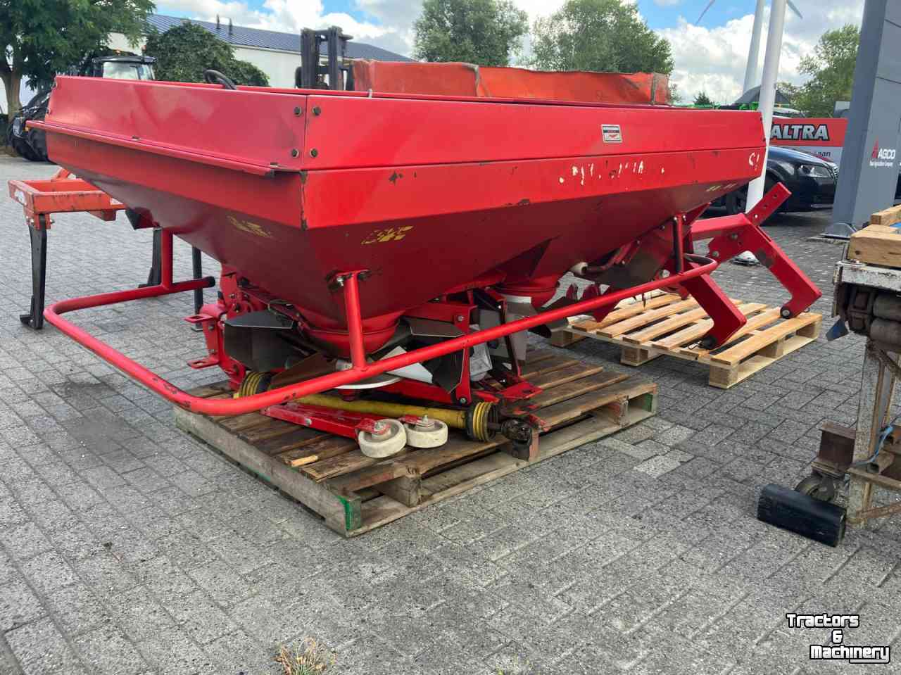 Kunstmeststrooier Lely centerline + weegbok.