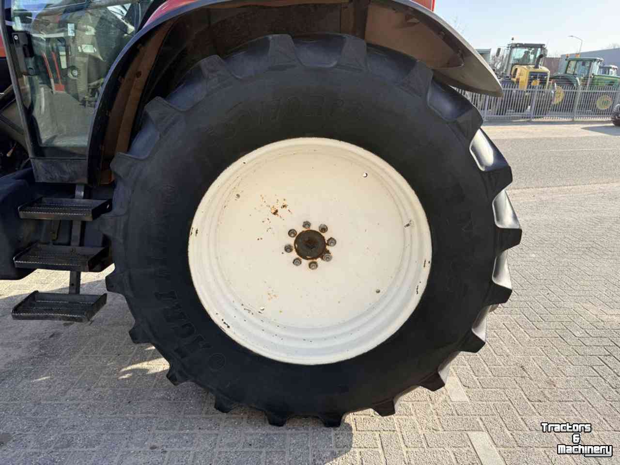 Tractor / Trekker New Holland M100 Dual Command